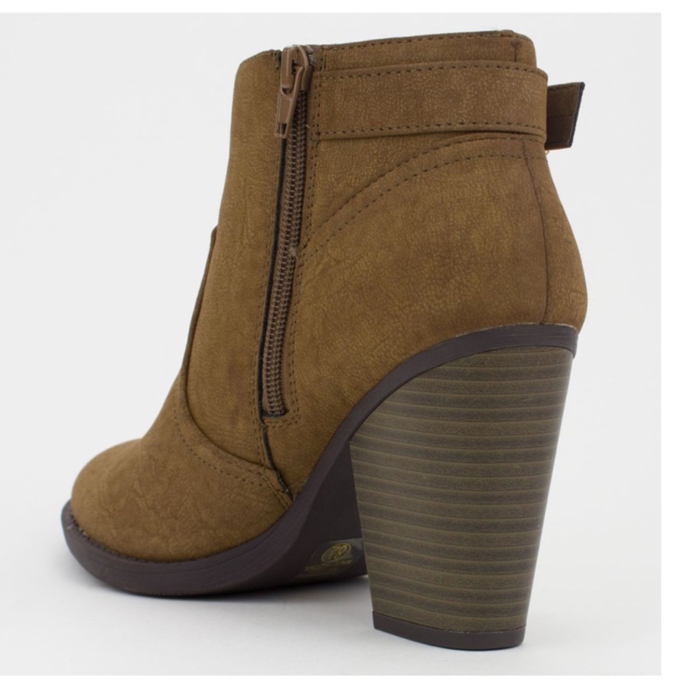 Tan Chunky Heel Buckle Detail Western Ankle Bootie - Picture 4 of 5